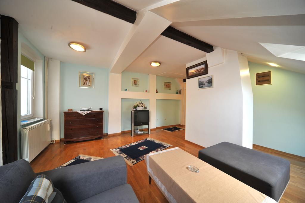 Apartment Resavska Belgrade Bilik gambar